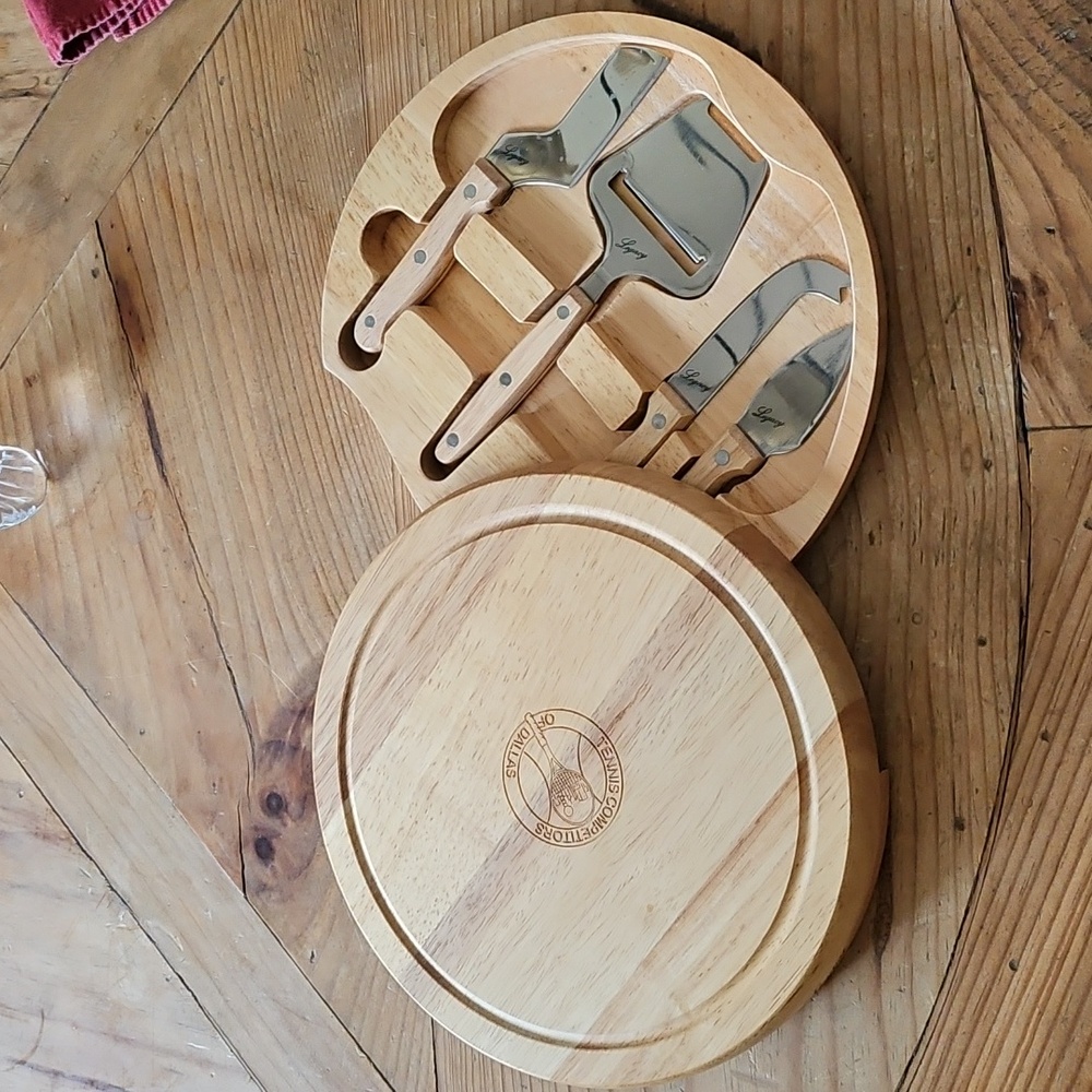 Round Solid Oak Swivel Cheese Board & Knives by Legacy 5pc Set TENNIS DALLAS